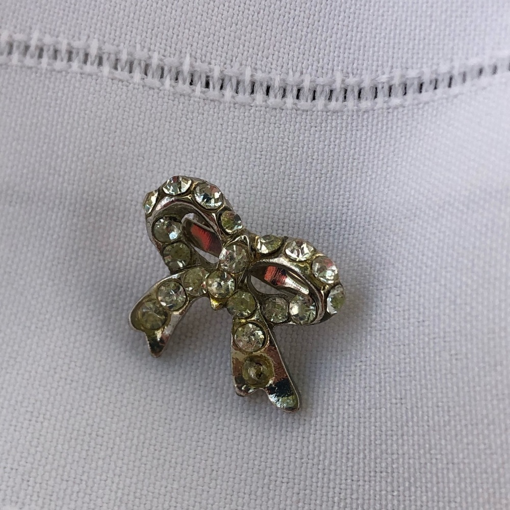 Vtg Small Rhinestone Adorned Bow Brooch - Picture 2 of 6